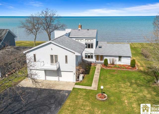 Property at 10463 Bayshore Dr, Pomfret, NY 14048, 5 beds, 4.5 baths