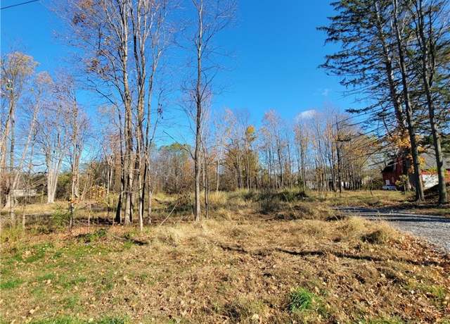 Property at 7090 Ontario Center Rd, Ontario, NY 14519, 2 beds, 3 baths