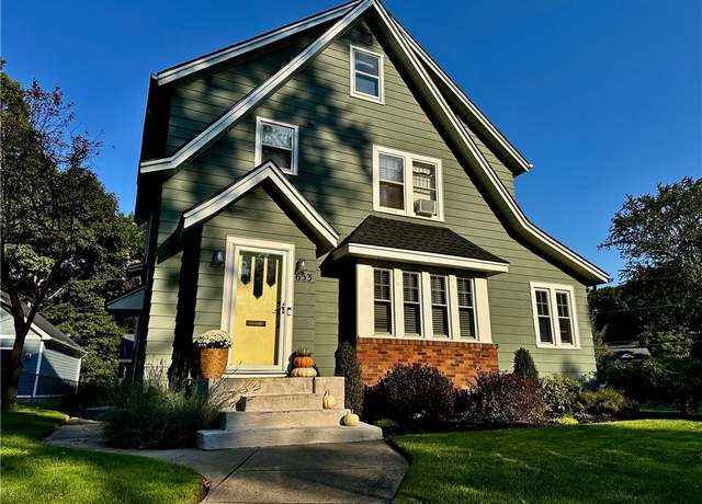 Property at 653 Winona Blvd, Irondequoit, NY 14617, 4 beds, 1.5 baths