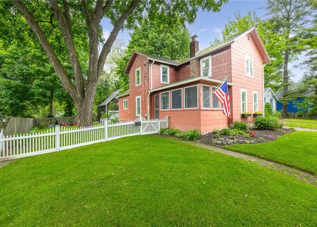 Property at 11 Washington Rd, Pittsford, NY 14534, 3 beds, 1.5 baths