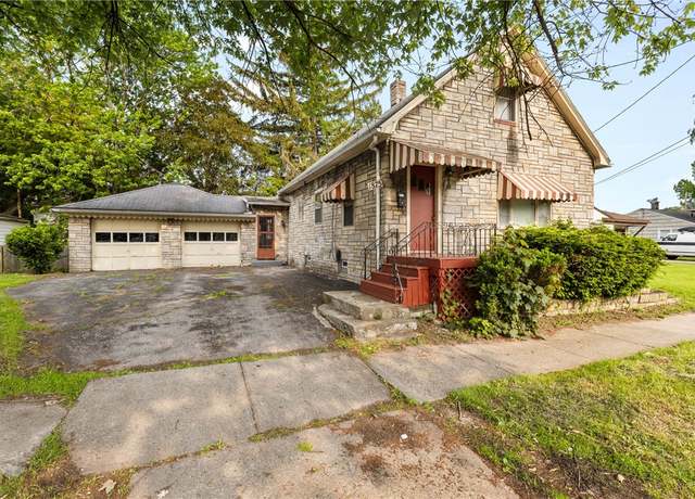 Property at 1875 N Goodman St, Irondequoit, NY 14609, 3 beds, 1 bath