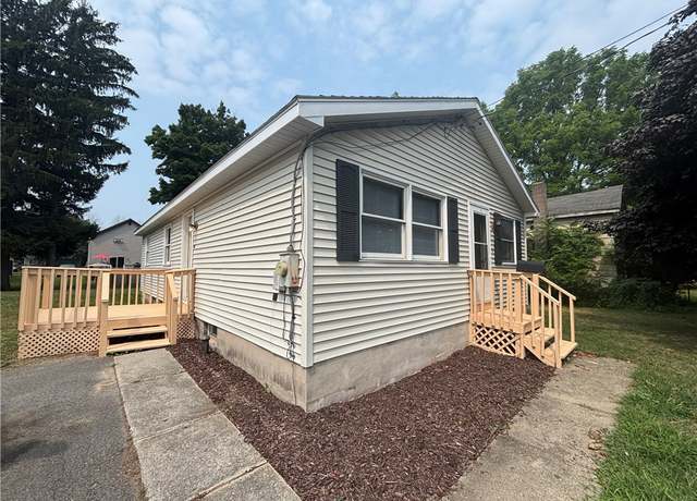 Property at 18 Arabel St #16, Oswego, NY 13126, 3 beds, 0.5 baths
