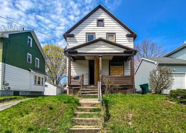 Property at 121 Baycliff Dr, Rochester, NY 14609, 3 beds, 1.5 baths