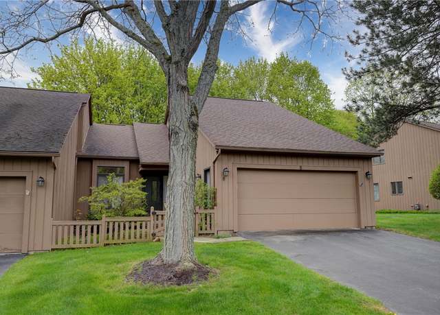 Property at 8 Sky Ridge Dr, Penfield, NY 14625, 3 beds, 2.5 baths