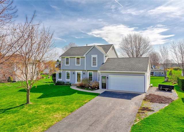 Property at 470 Dunwoody Xing, Webster, NY 14580, 3 beds, 1.5 baths