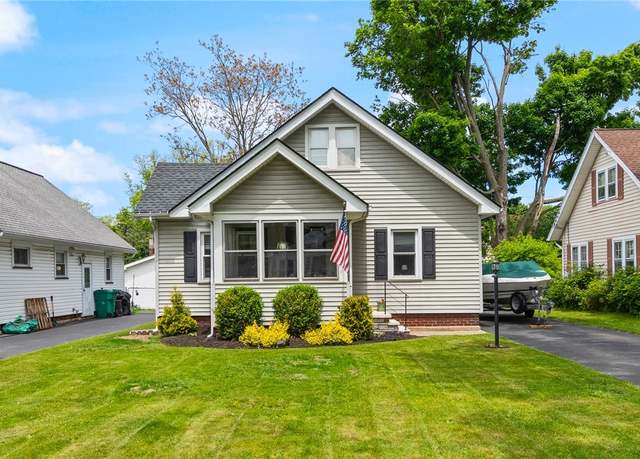 Property at 188 Pemberton Rd, Irondequoit, NY 14622, 3 beds, 1 bath