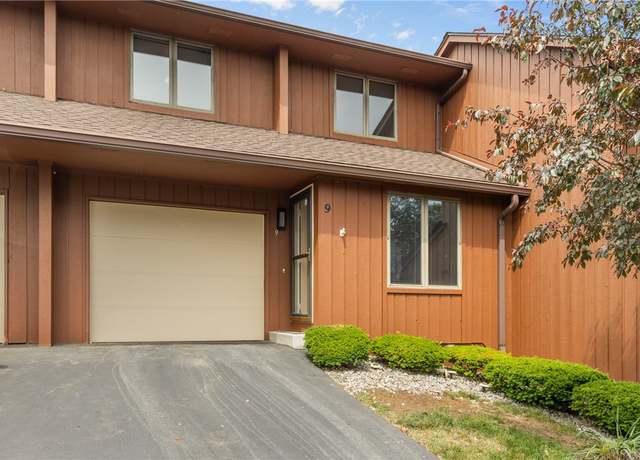 Property at 9 Vista View Dr, Perinton, NY 14450, 2 beds, 1.5 baths