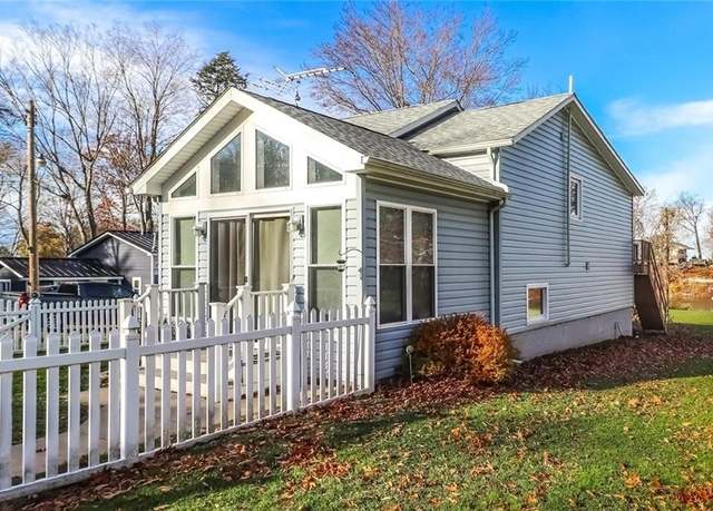 Property at 13305 Lakeview Dr, Carlton, NY 14571, 2 beds, 2 baths