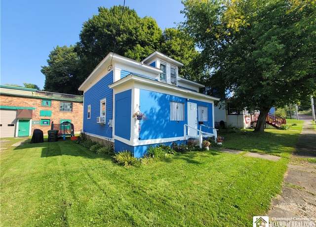 Property at 812 Clinton St, Jamestown, NY 14701, 3 beds, 1 bath