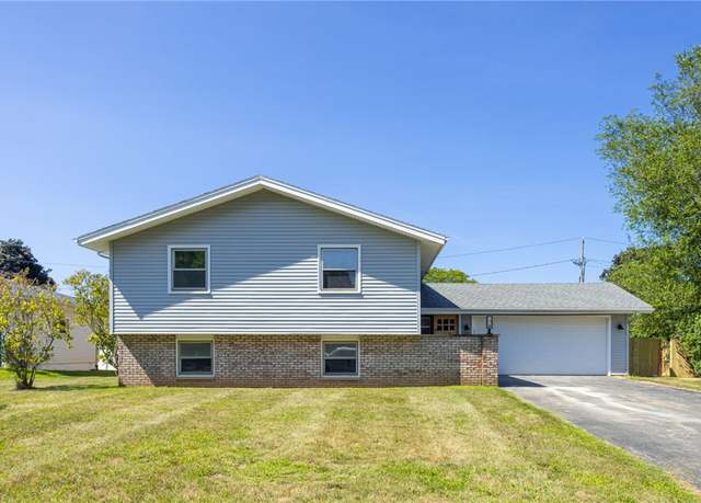 Property at 100 Kings Gate S, Irondequoit, NY 14617, 5 beds, 2 baths