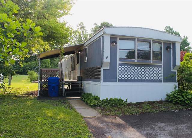 Property at 326 Oak Tree Dr Dr, Hopewell, NY 14424, 2 beds, 2 baths