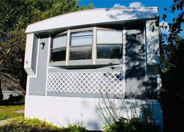 Property at 326 Oak Tree Dr Dr, Hopewell, NY 14424, 2 beds, 2 baths