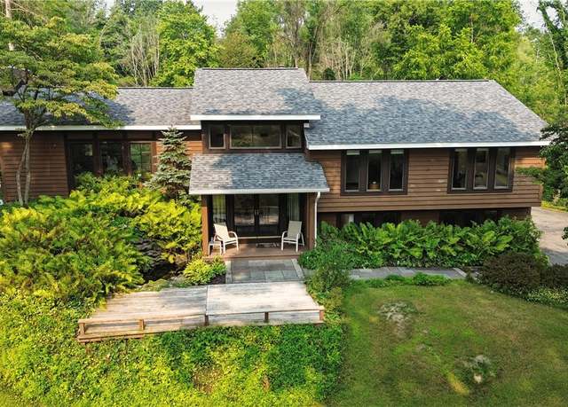Property at 1324 New Seabury Ln, Victor, NY 14564, 4 beds, 3 baths