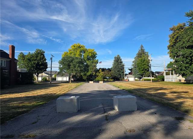Property at 425 Beach Ave, Rochester, NY 14612