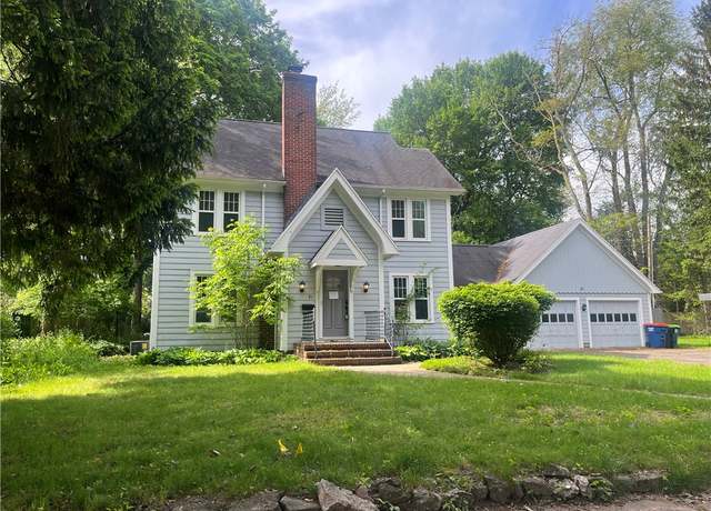 Property at 31 Overbrook Rd, Pittsford, NY 14618, 4 beds, 2.5 baths