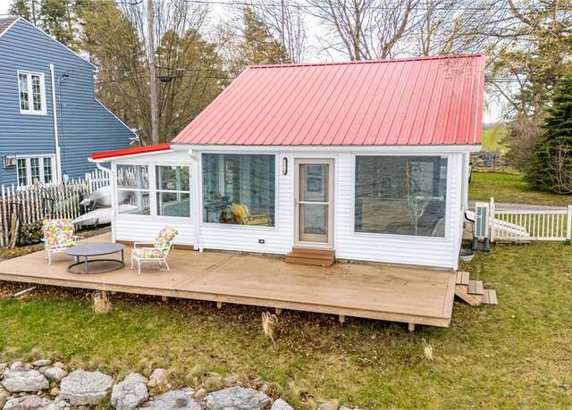 Property at 10483 Willow Ln, Yates, NY 14098, 2 beds, 1 bath