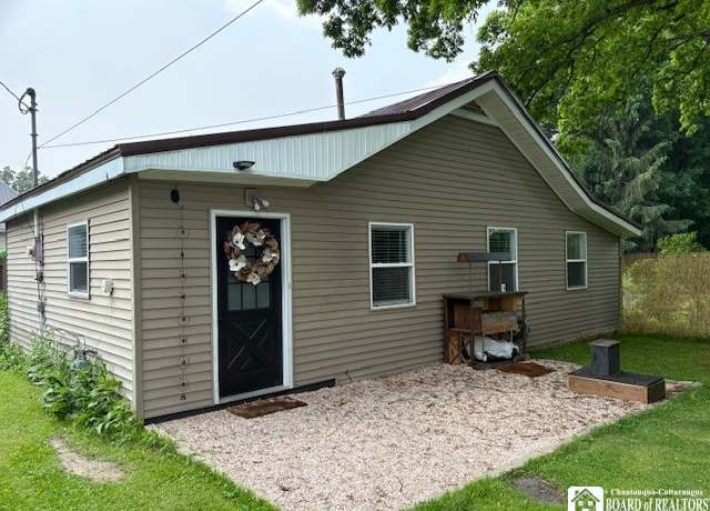Property at 746 Bishop St, Olean-city, NY 14760, 1 bed, 1 bath