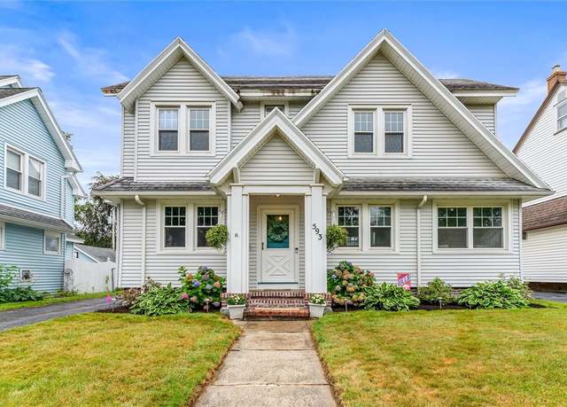 Property at 593 Laurelton Rd, Irondequoit, NY 14609, 3 beds, 1.5 baths