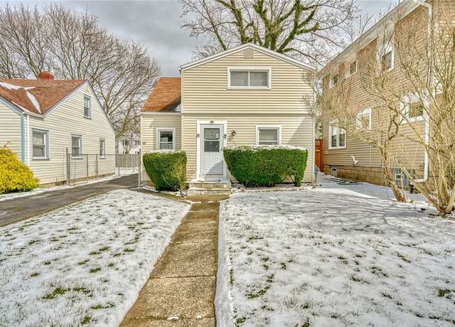 Property at 142 Midland Ave, Rochester, NY 14621, 3 beds, 1 bath