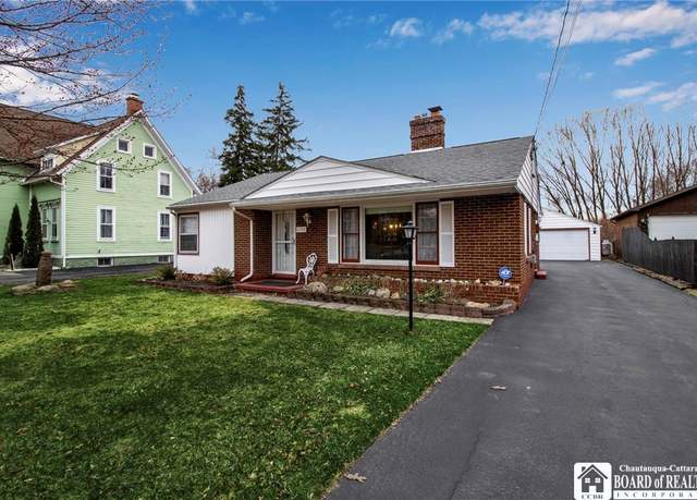 Property at 1133 Oak Pl, Niagara Falls, NY 14304, 3 beds, 2 baths