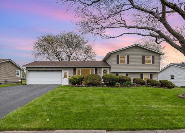 Property at 152 Marlbank Dr, Greece, NY 14612, 3 beds, 2 baths