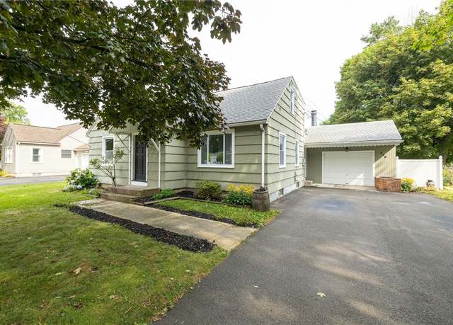 Property at 520 Apple Orchard Ln, Webster, NY 14580, 4 beds, 2 baths