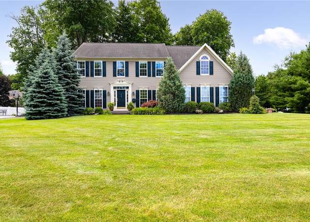 Property at 513 Deer Haven Dr, Webster, NY 14580, 4 beds, 3 baths