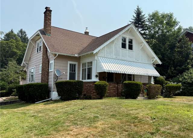 Property at 61 Oxford St, Bradford City, PA 16701, 5 beds, 2 baths
