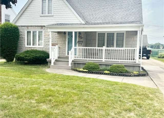Property at 297 S Shore Blvd, Lackawanna, NY 14218, 4 beds, 1.5 baths