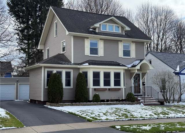 Property at 125 Brett Rd, Irondequoit, NY 14609, 4 beds, 1.5 baths