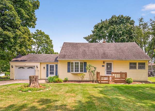 Property at 1074 Webster Rd, Webster, NY 14580, 4 beds, 2 baths
