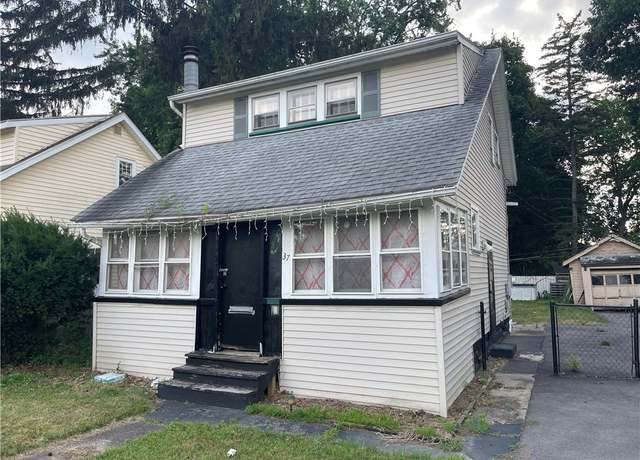 Property at 37 Outlook Dr, Irondequoit, NY 14622, 2 beds, 2 baths