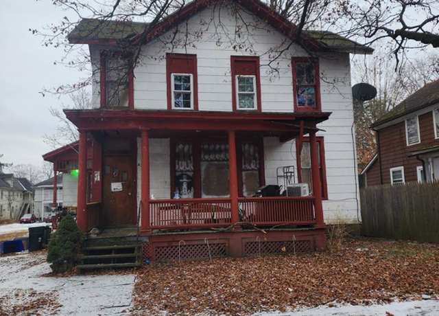 Property at 425 W Fourth St, Elmira-city, NY 14901, 3 beds, 1 bath