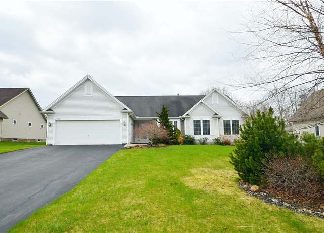 Property at 1012 Pondbrook Pt, Webster, NY 14580, 3 beds, 2.5 baths