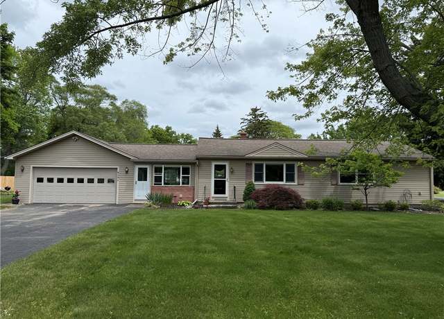 Property at 286 Park Lane Dr, Webster, NY 14580, 3 beds, 2 baths