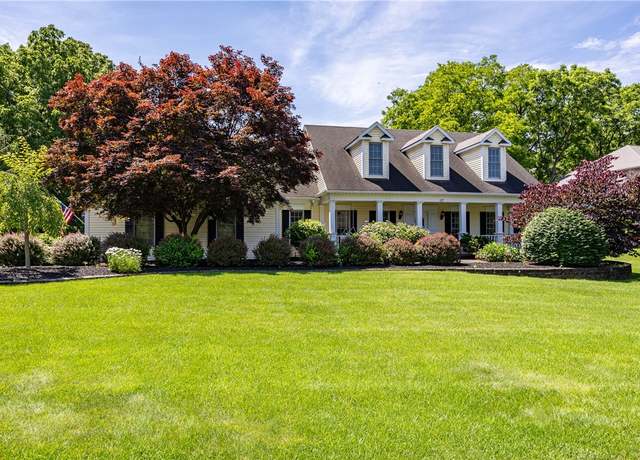 Property at 117 Neuchatel Ln, Perinton, NY 14450, 4 beds, 3.5 baths
