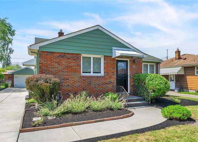 Property at 18 Cathedral Ln, Cheektowaga, NY 14225, 3 beds, 1 bath