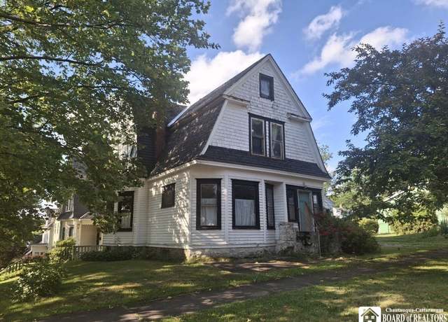 Property at 316 W 7th St, Jamestown, NY 14701, 3 beds, 1.5 baths