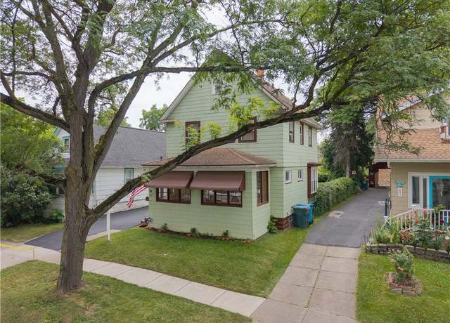 Property at 287 Curlew St, Rochester, NY 14613, 3 beds, 1.5 baths