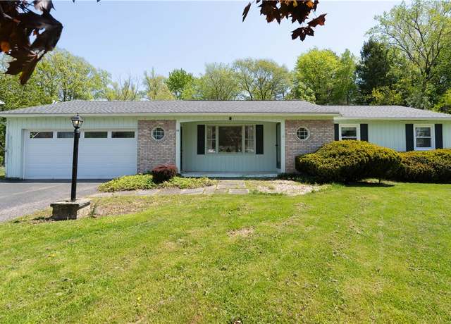 Property at 43 Golf Stream Dr, Perinton, NY 14526, 3 beds, 2.5 baths