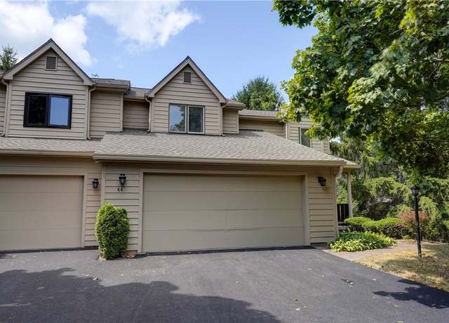 Property at 44 Colonial Cir, Perinton, NY 14450, 2 beds, 3.5 baths