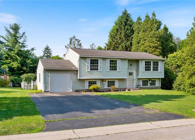 Property at 1535 Bluestem Ct, Walworth, NY 14568, 4 beds, 2 baths