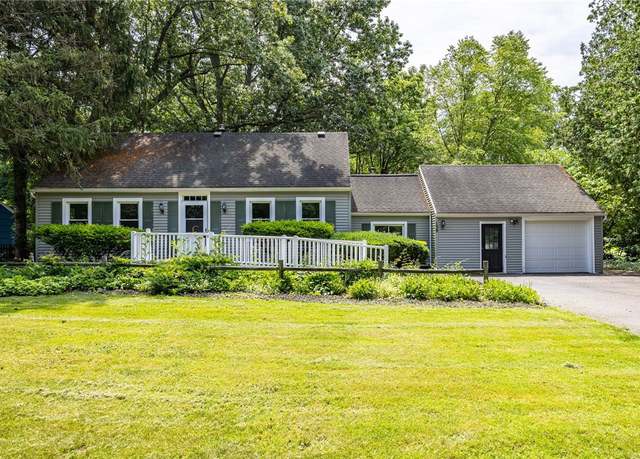 Property at 139 Crescent Rd, Perinton, NY 14450, 4 beds, 2 baths