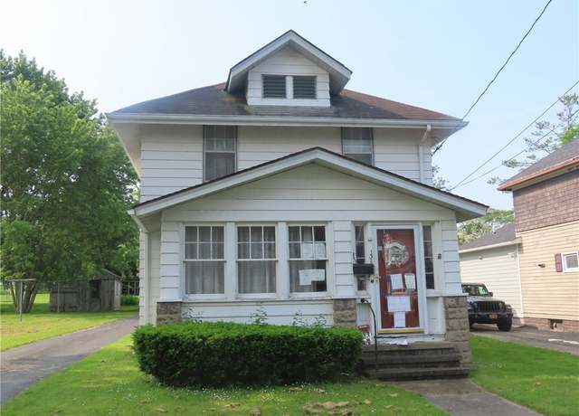 Property at 132 Chapman Ave, Auburn, NY 13021, 3 beds, 1.5 baths