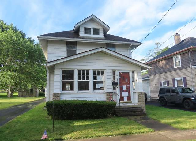 Property at 132 Chapman Ave, Auburn, NY 13021, 3 beds, 1.5 baths