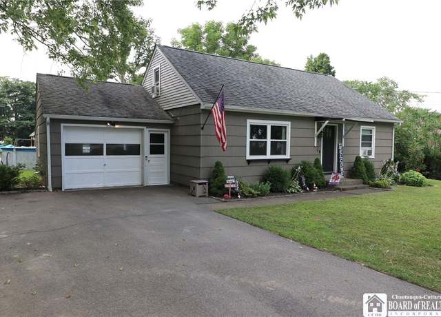 Property at 6554 Sherwood Ln, Boston, NY 14025, 3 beds, 1 bath