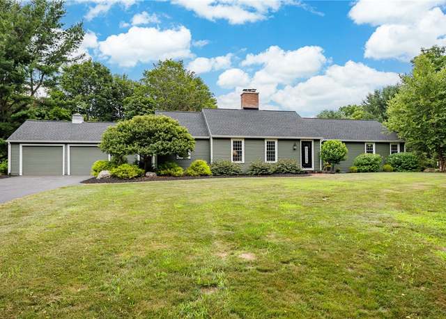 Property at 5 Buggywhip Trl, Mendon, NY 14472, 3 beds, 2.5 baths