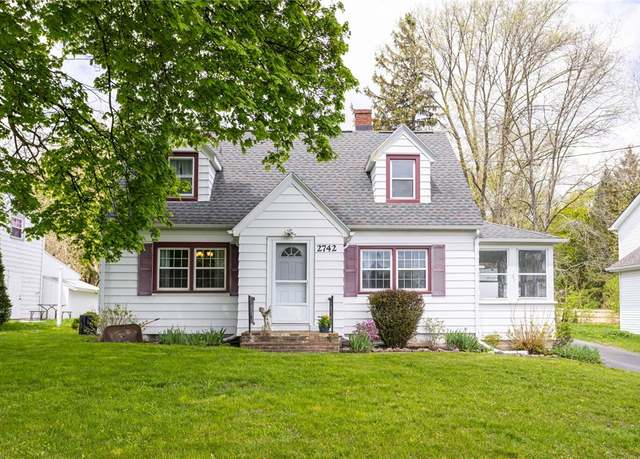 Property at 2742 Chili Ave, Chili, NY 14624, 3 beds, 2 baths