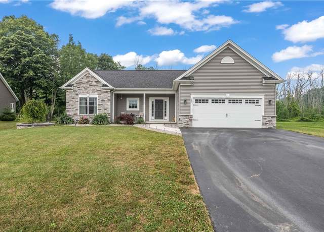Property at 581 Whistlers Cove Ln, Greece, NY 14612, 3 beds, 2 baths