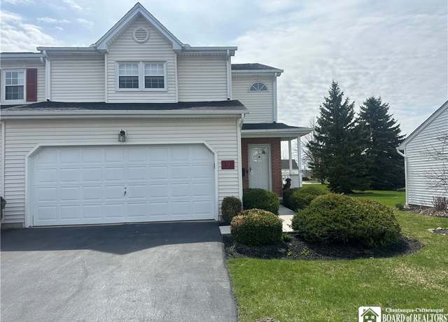 Property at 9 Foxwood, Lancaster, NY 14043, 2 beds, 2 baths
